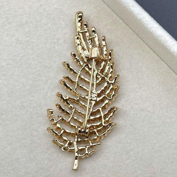 Yellow Gold with White Diamond Crystal Single Leaf Pin Back Brooch - Picture 8 of 9